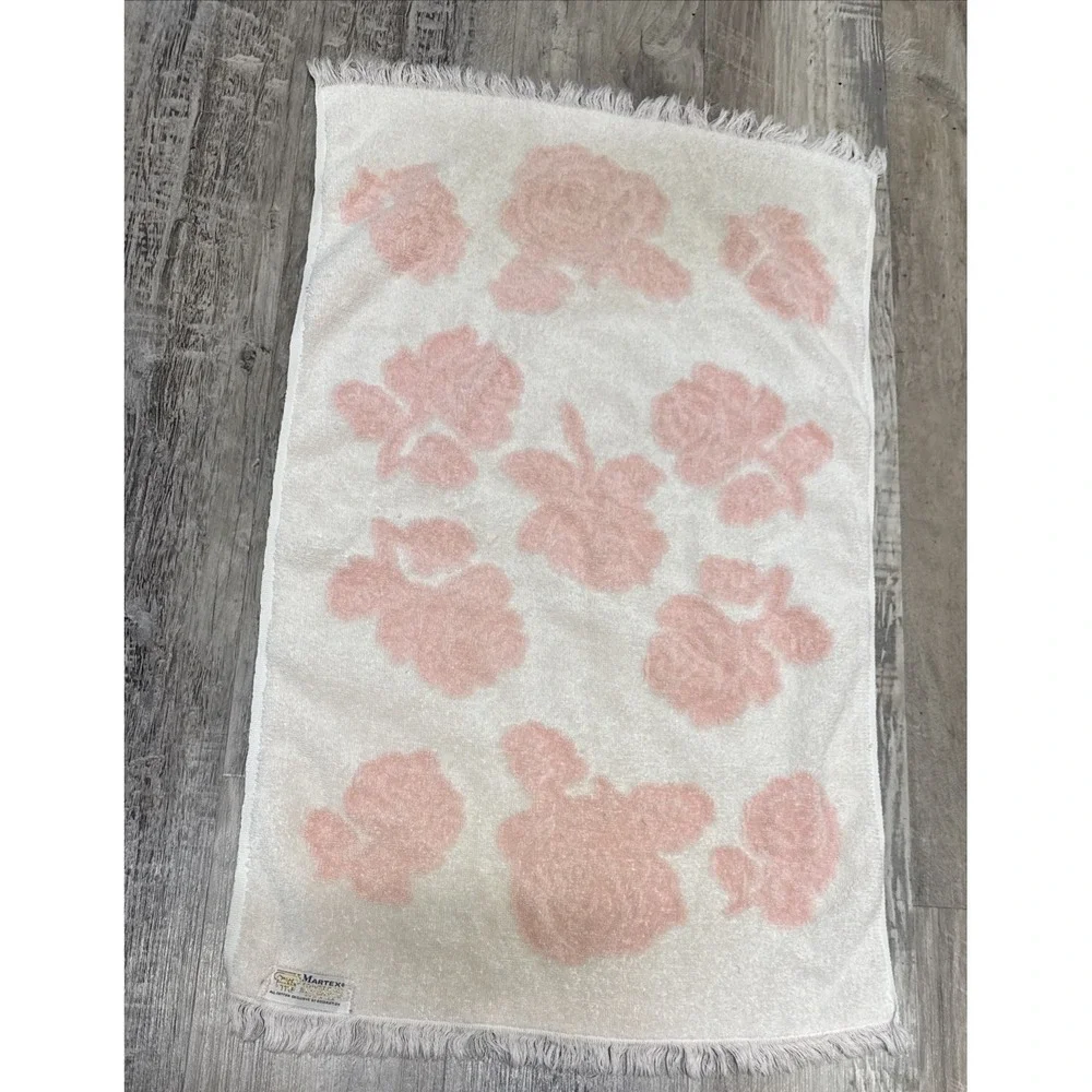 VTG Bath Towel Pink & White Floral Reversible with Fringe Martex 26x16
